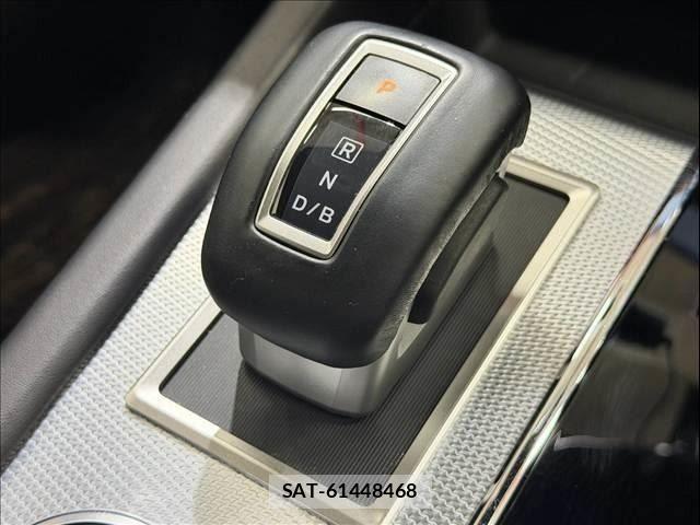 Mitsubishi OUTLANDER PHEV 2022-07 8850313-19