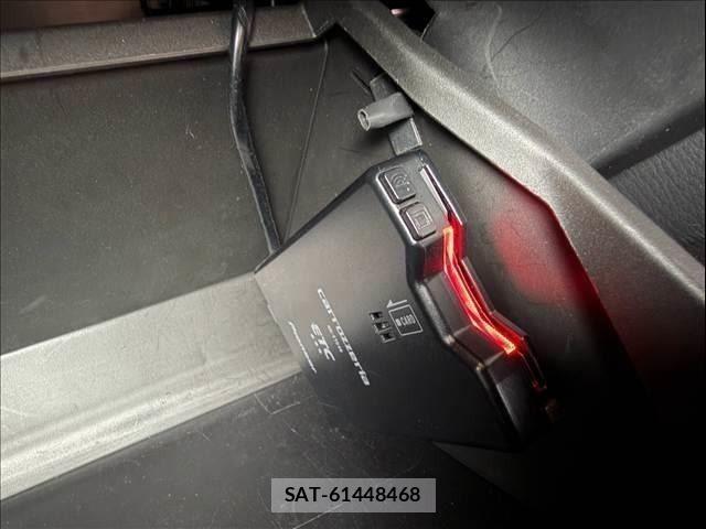 Mitsubishi OUTLANDER PHEV 2022-07 8850313-26