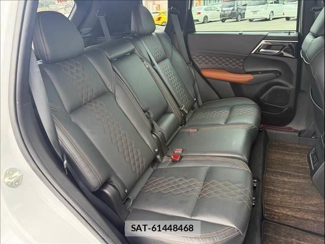 Mitsubishi OUTLANDER PHEV 2022-07 8850313-8