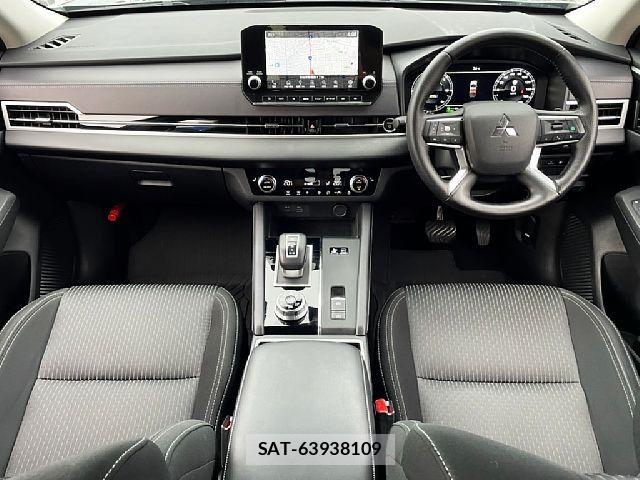 Mitsubishi OUTLANDER PHEV 2023-09 8850314-1