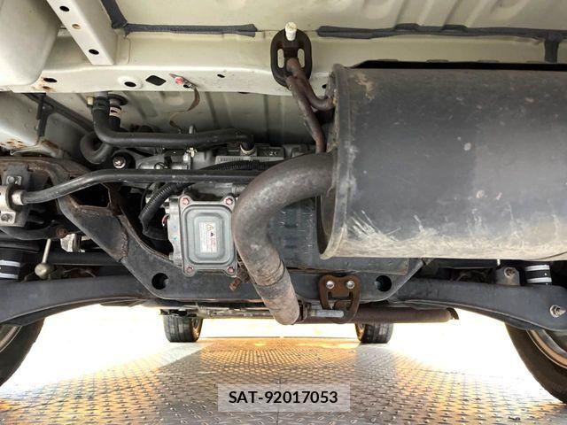 Mitsubishi OUTLANDER PHEV 2019-02 8850316-17