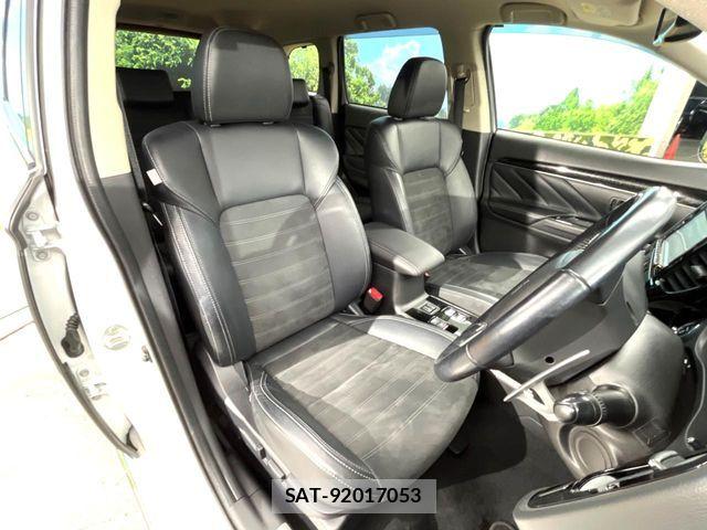Mitsubishi OUTLANDER PHEV 2019-02 8850316-7
