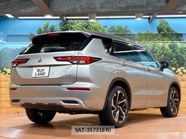 Mitsubishi OUTLANDER PHEV 2022-09 8850312-16