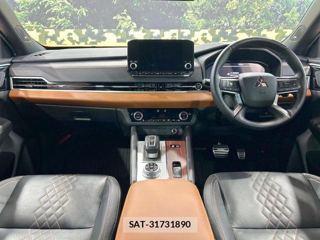 Mitsubishi OUTLANDER PHEV 2022-09 8850312-1