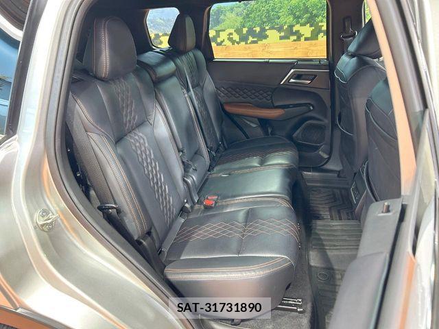 Mitsubishi OUTLANDER PHEV 2022-09 8850312-8