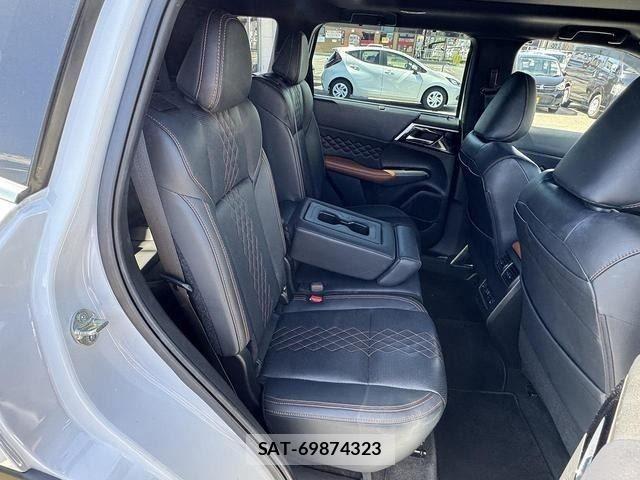 Mitsubishi OUTLANDER PHEV 2022-07 8849452-9