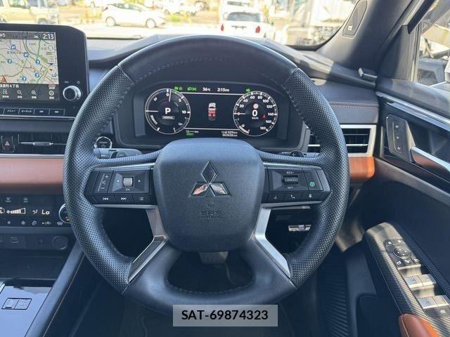 Mitsubishi OUTLANDER PHEV 2022-07 8849452-12