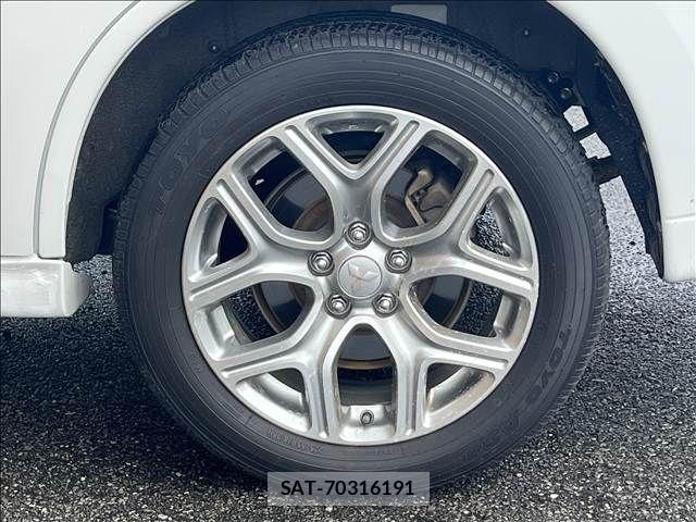 Mitsubishi OUTLANDER PHEV 2013-12 8850318-13