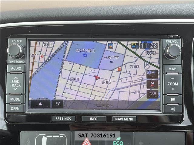 Mitsubishi OUTLANDER PHEV 2013-12 8850318-18