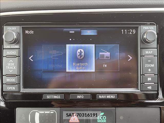 Mitsubishi OUTLANDER PHEV 2013-12 8850318-21