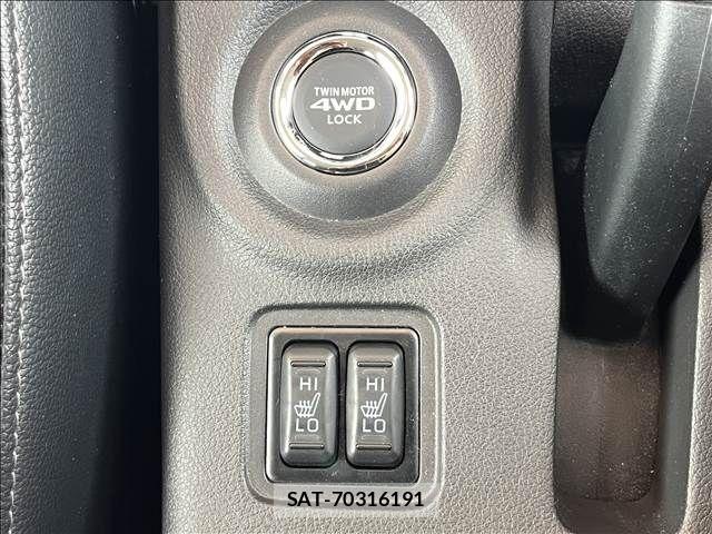 Mitsubishi OUTLANDER PHEV 2013-12 8850318-24