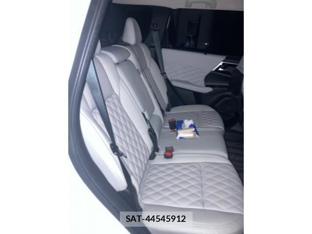 Mitsubishi OUTLANDER PHEV 2022-09 8850315-10