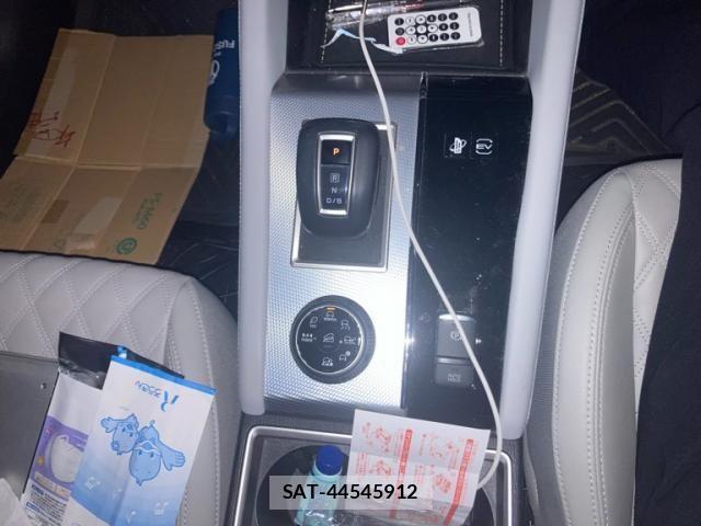 Mitsubishi OUTLANDER PHEV 2022-09 8850315-16