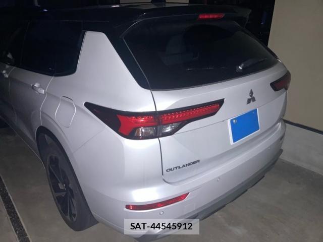 Mitsubishi OUTLANDER PHEV 2022-09 8850315-3