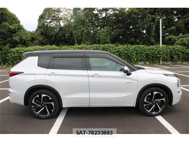 Mitsubishi OUTLANDER PHEV 2022-06 8850311-14