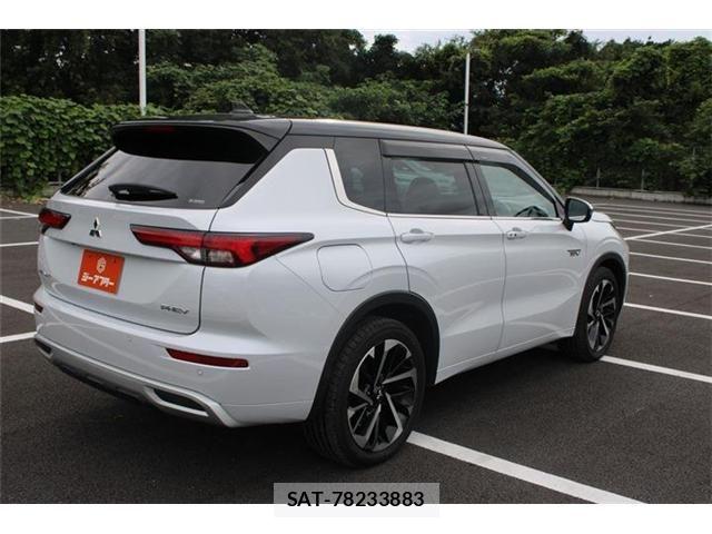 Mitsubishi OUTLANDER PHEV 2022-06 8850311-16