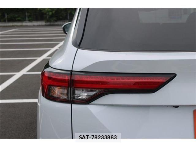 Mitsubishi OUTLANDER PHEV 2022-06 8850311-18