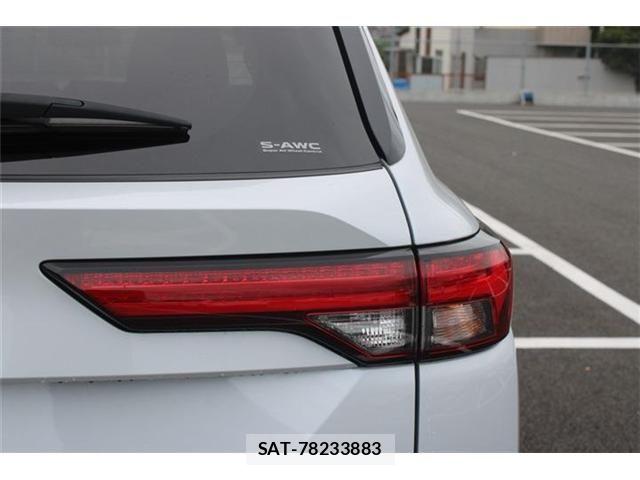 Mitsubishi OUTLANDER PHEV 2022-06 8850311-19