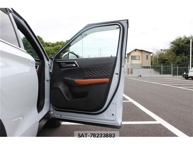 Mitsubishi OUTLANDER PHEV 2022-06 8850311-27