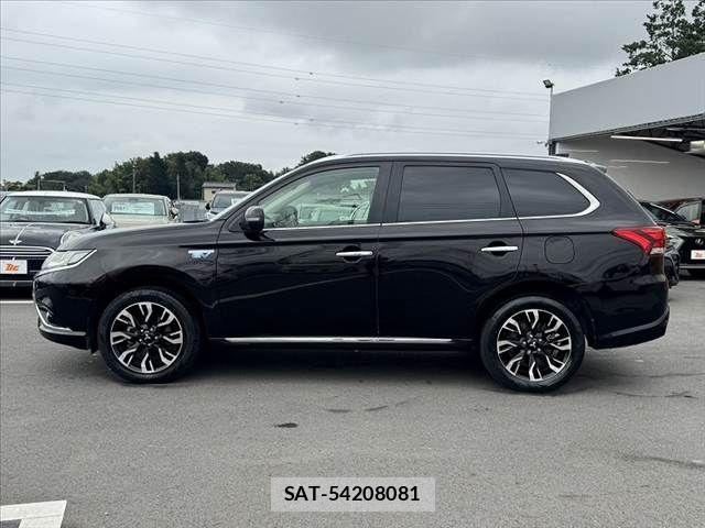 Mitsubishi OUTLANDER PHEV 2015-09 8850317-10