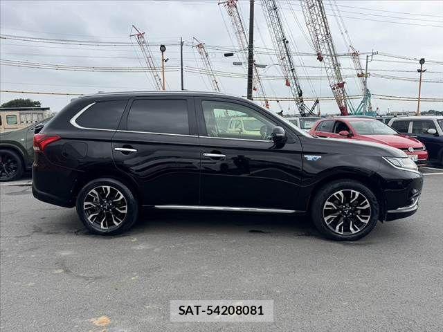 Mitsubishi OUTLANDER PHEV 2015-09 8850317-11