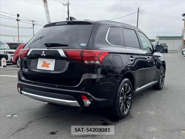 Mitsubishi OUTLANDER PHEV 2015-09 8850317-14