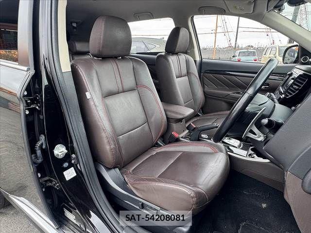 Mitsubishi OUTLANDER PHEV 2015-09 8850317-15