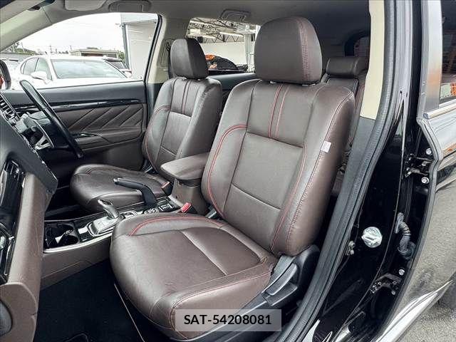 Mitsubishi OUTLANDER PHEV 2015-09 8850317-16