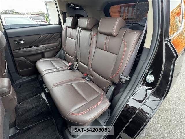 Mitsubishi OUTLANDER PHEV 2015-09 8850317-17
