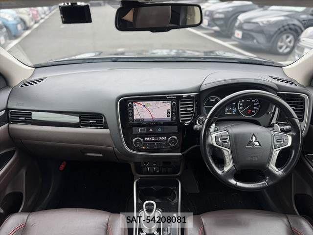 Mitsubishi OUTLANDER PHEV 2015-09 8850317-1