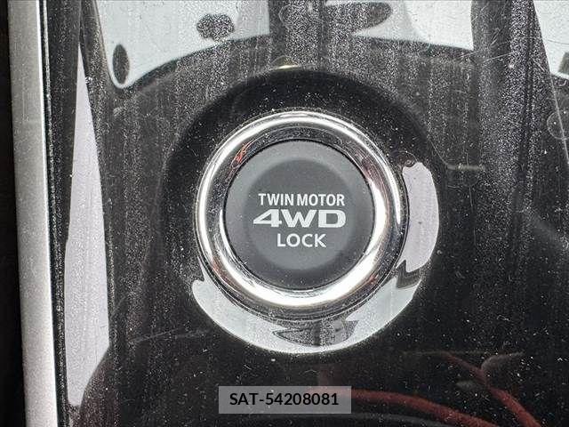 Mitsubishi OUTLANDER PHEV 2015-09 8850317-23