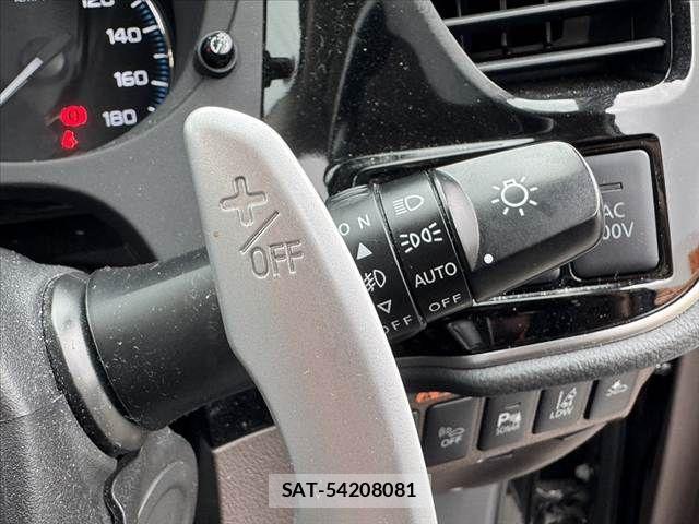 Mitsubishi OUTLANDER PHEV 2015-09 8850317-26