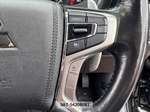Mitsubishi OUTLANDER PHEV 2015-09 8850317-28