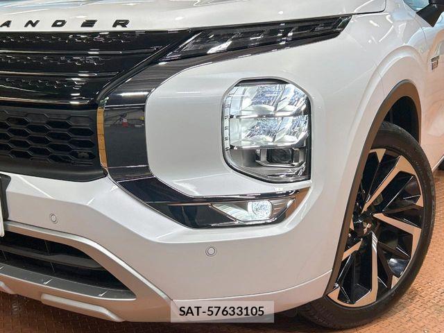 Mitsubishi OUTLANDER PHEV 2023-12 8871802-13