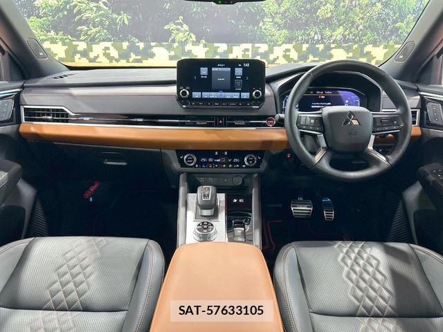Mitsubishi OUTLANDER PHEV 2023-12 8871802-1