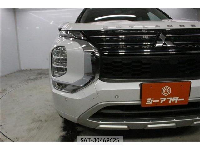 Mitsubishi OUTLANDER PHEV 2022-02 8881480-10