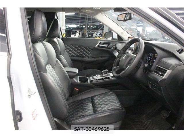 Mitsubishi OUTLANDER PHEV 2022-02 8881480-28