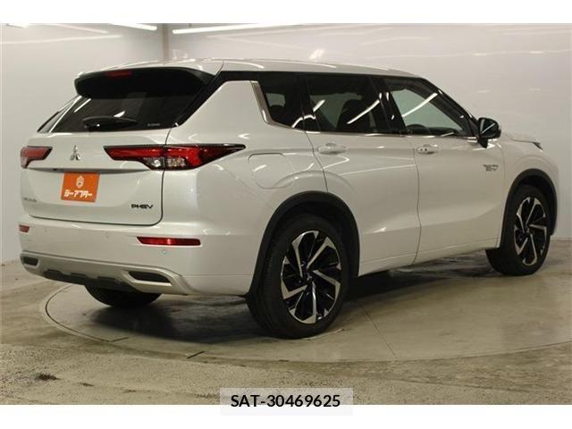 Mitsubishi OUTLANDER PHEV 2022-02 8881480-4