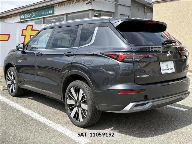 Mitsubishi OUTLANDER PHEV 2025-09 8881474-6