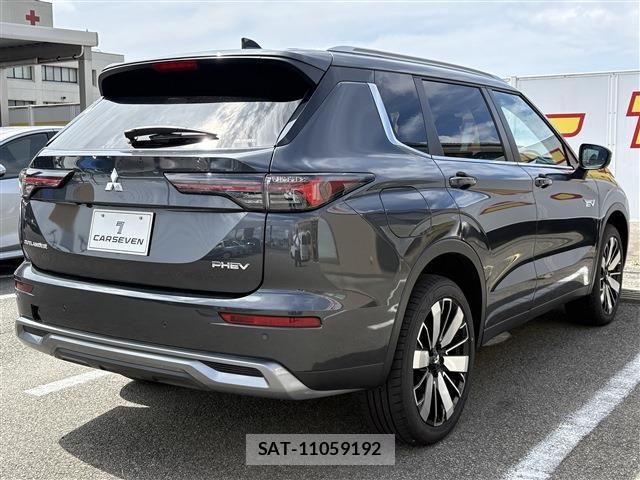 Mitsubishi OUTLANDER PHEV 2025-09 8881474-7