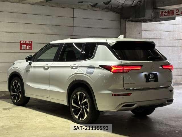 Mitsubishi OUTLANDER PHEV 2022-09 8881475-9