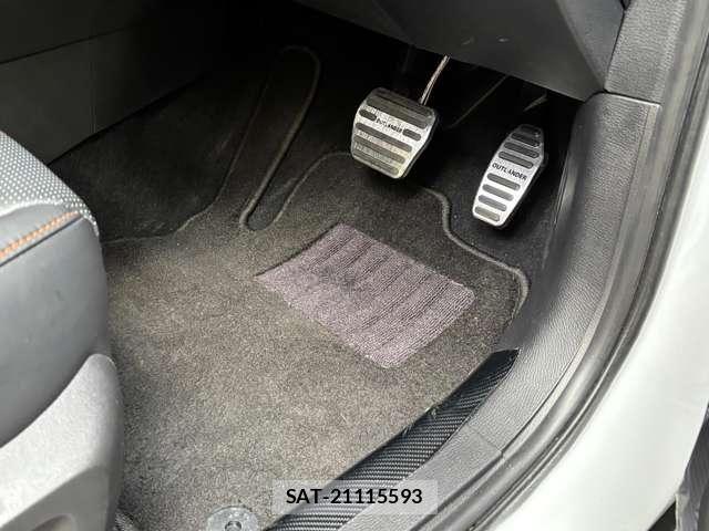 Mitsubishi OUTLANDER PHEV 2022-09 8881475-14