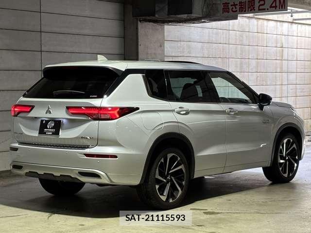 Mitsubishi OUTLANDER PHEV 2022-09 8881475-2