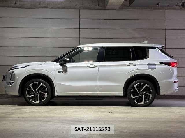 Mitsubishi OUTLANDER PHEV 2022-09 8881475-3