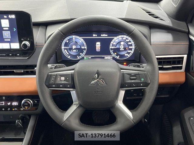 Mitsubishi OUTLANDER PHEV 2022-08 8881476-11