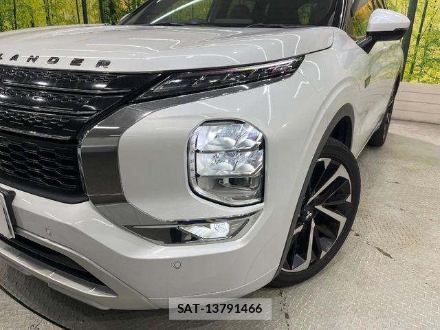 Mitsubishi OUTLANDER PHEV 2022-08 8881476-12