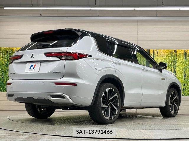 Mitsubishi OUTLANDER PHEV 2022-08 8881476-16