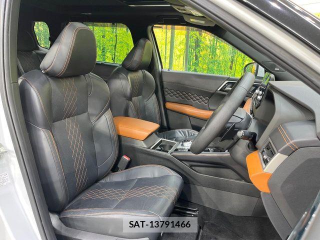 Mitsubishi OUTLANDER PHEV 2022-08 8881476-7