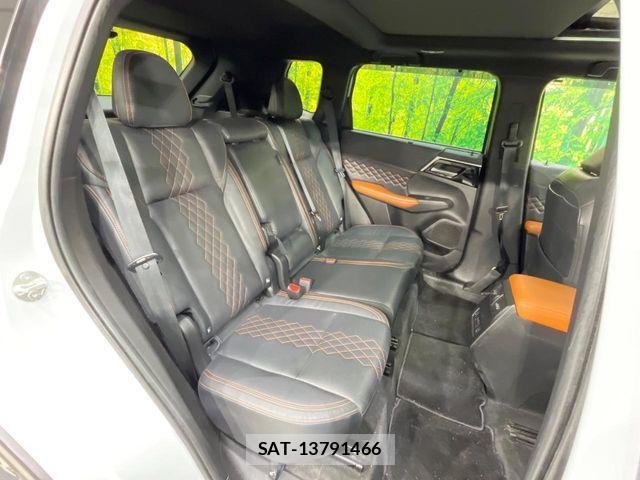 Mitsubishi OUTLANDER PHEV 2022-08 8881476-8