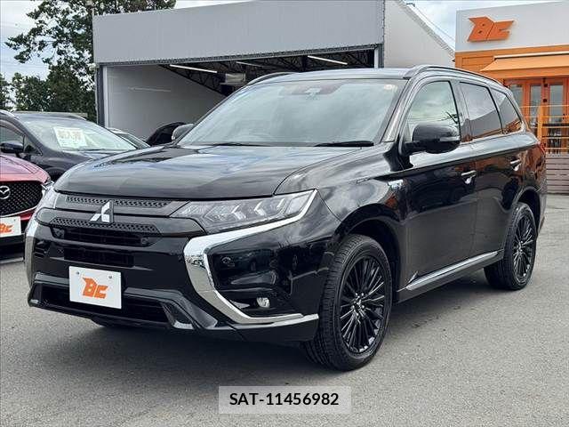 Mitsubishi OUTLANDER PHEV 2021-11 8881482-9